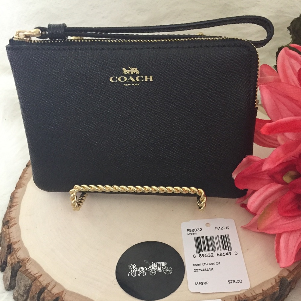 COACH Wristlet 🆕